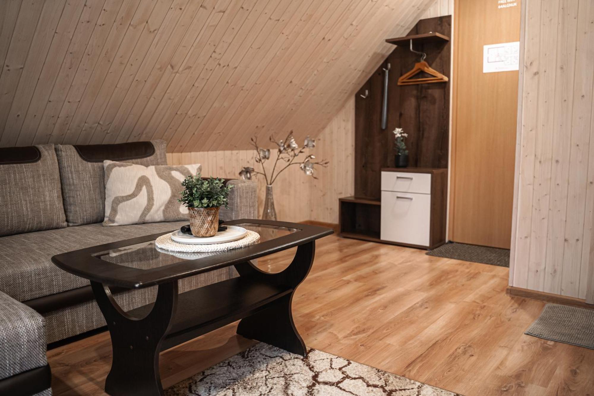 Aare Accommodation Валга Екстериор снимка